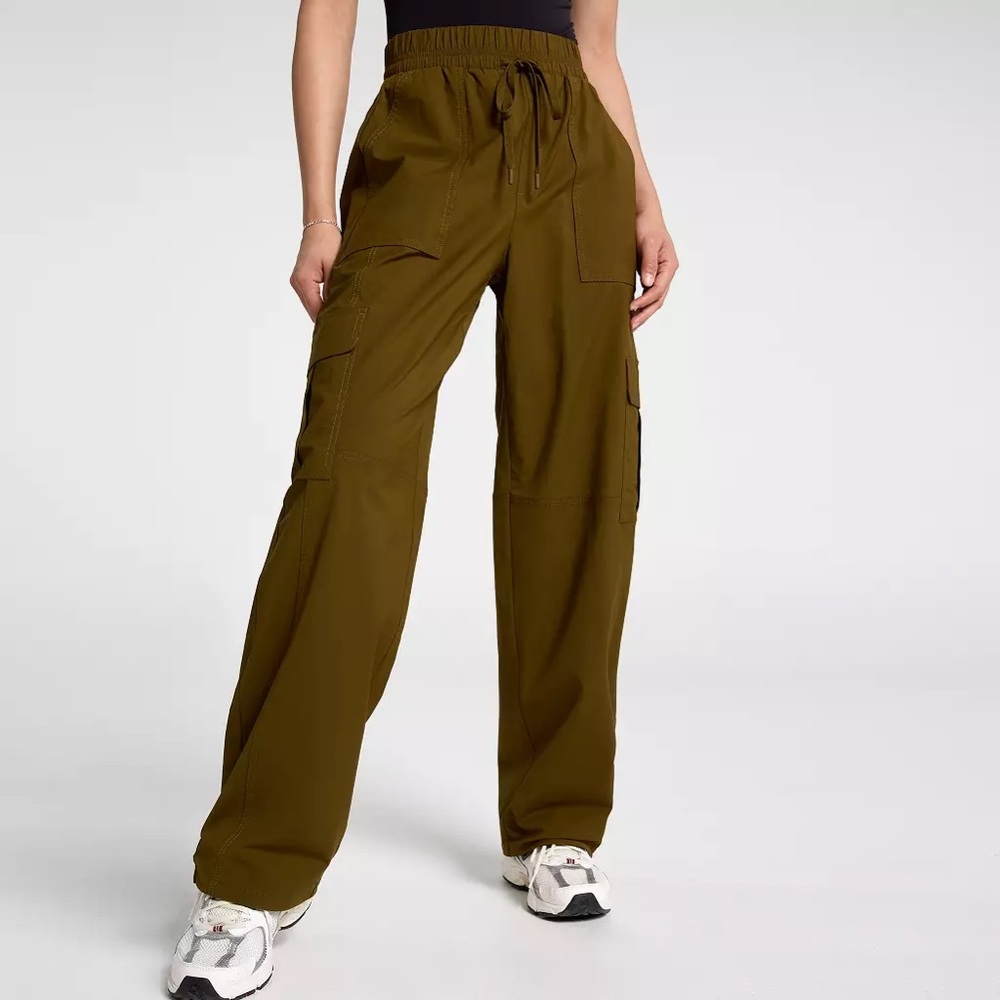 CALIA Women's Nyluxe Cinch Cargo Pant in Dark Khaki Olive, size XL - Picture 2 of 7